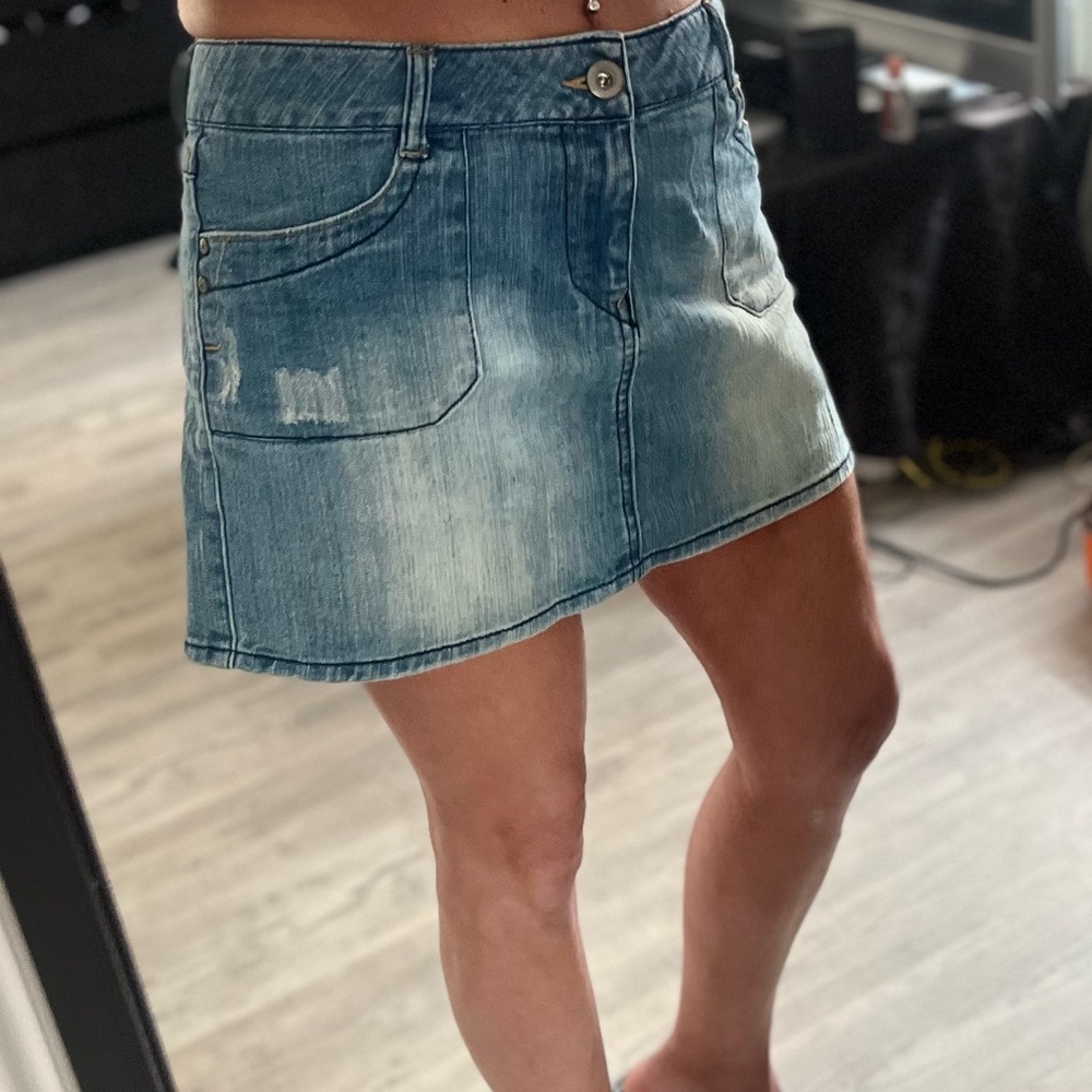 Fun & Flirty SO distressed denim mini skirt in juniors size 13.